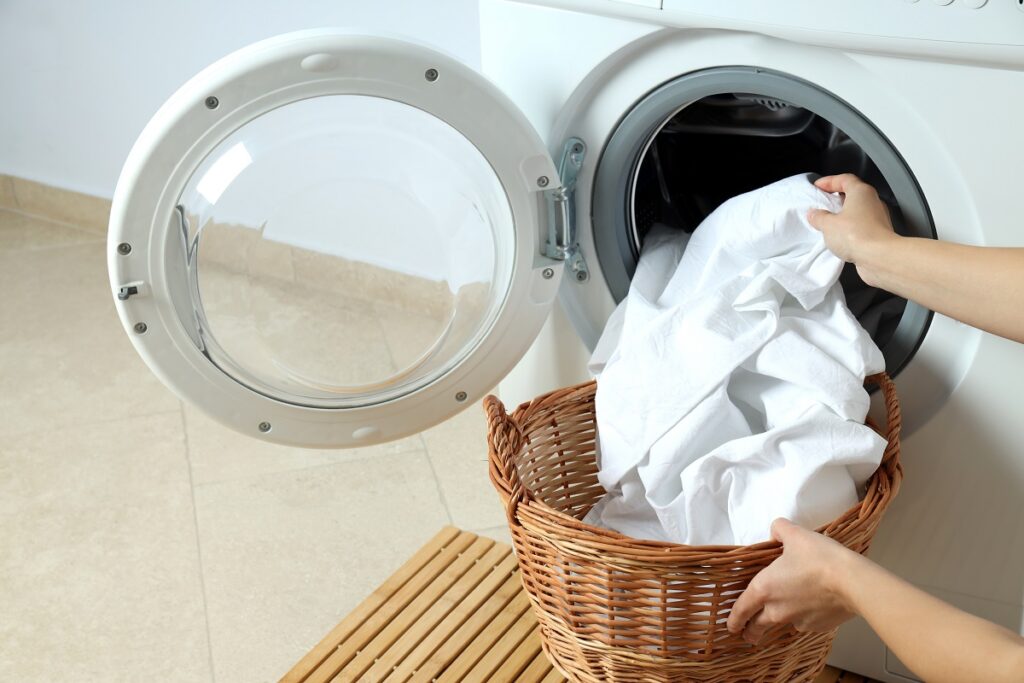 ¿Cómo y cada cuánto hay que lavar los textiles del hogar?