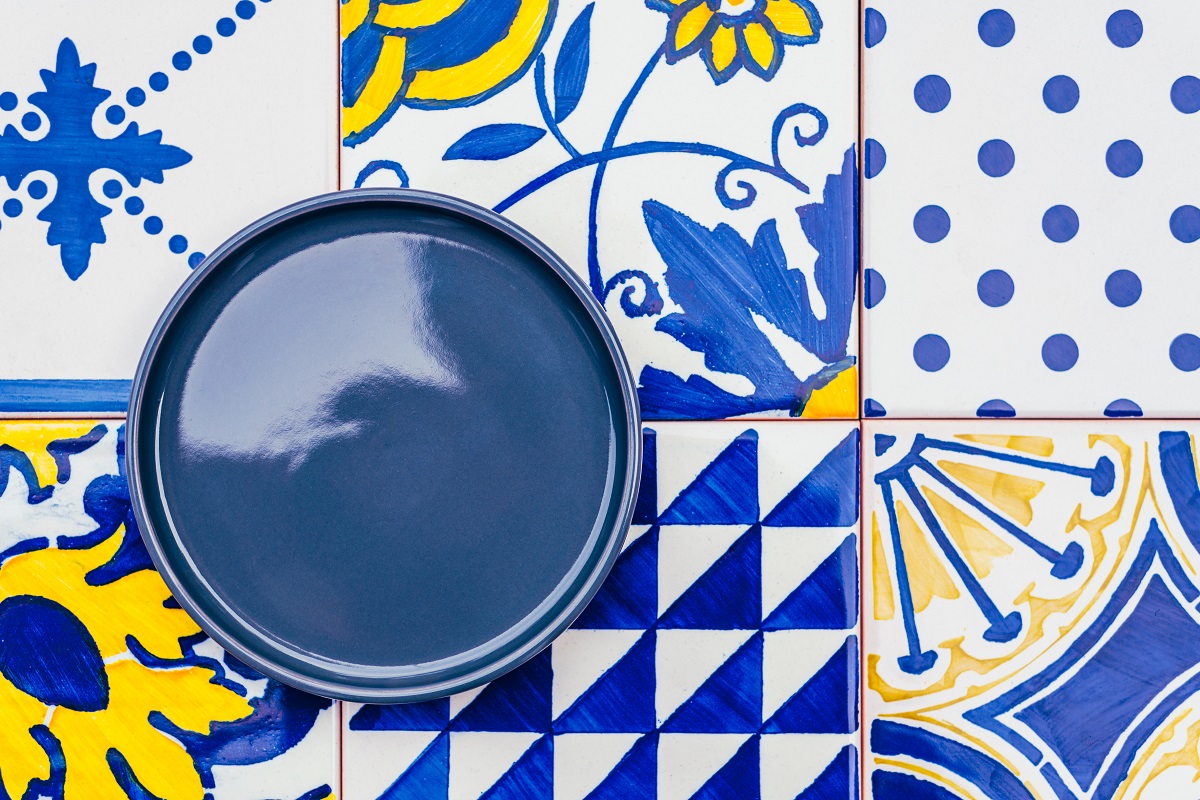 ¿Cómo pintar los azulejos del baño o la cocina? 