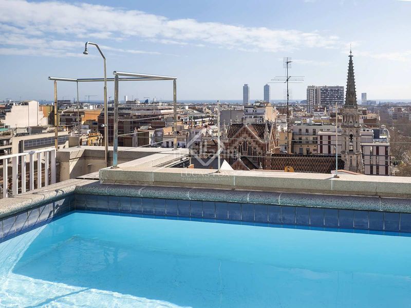 ático con piscina privada en Barcelona