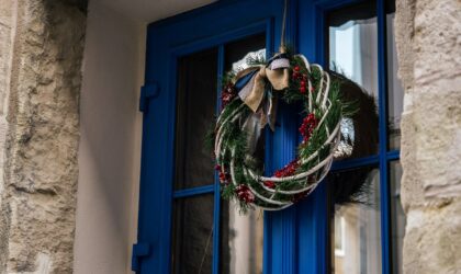 Decoración navideña para puertas: una manera original de dar la bienvenida a la Navidad