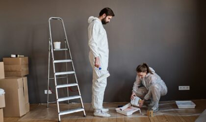 ¿Se debe entregar un piso alquilado pintado?