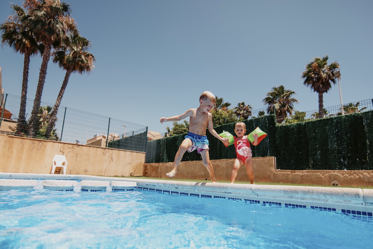 Cómo asegurar una piscina en casa